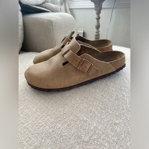Oiled leather Birkenstock bostons in “tobacco brown”
